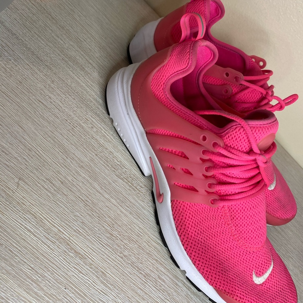pink nike air prestos